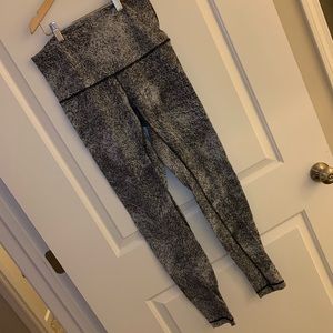 Lululemon black and white leggings